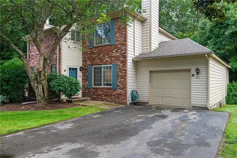 61 Governors Hl #571, West Warwick, RI 02893