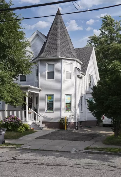 186 Reynolds Ave, Providence, RI 02905