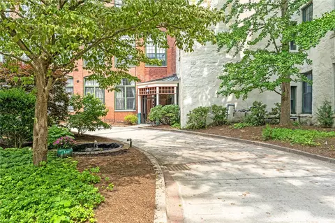 15 Higgins St #212, Smithfield, RI 02917