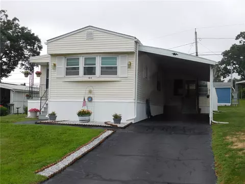 13 Lane E Ln, Coventry, RI 02816 photo 2