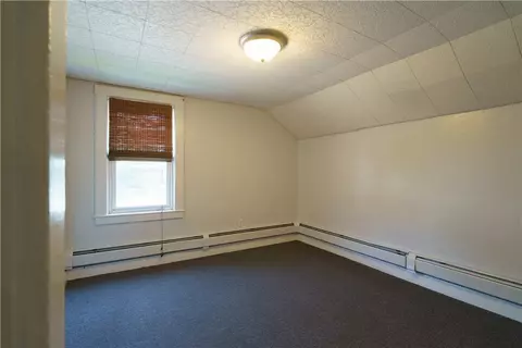 Bedroom - 143 King St, Warwick, RI 02886 photo 3 of 4
