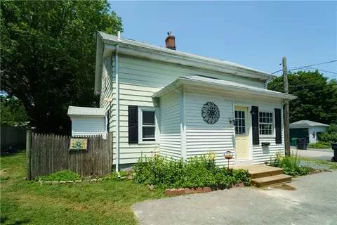 143 King St, Warwick, RI 02886