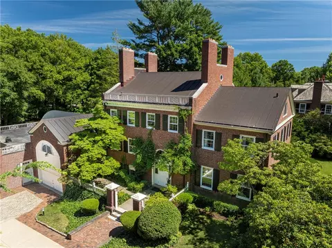 137 Grotto Ave, Providence, RI 02906