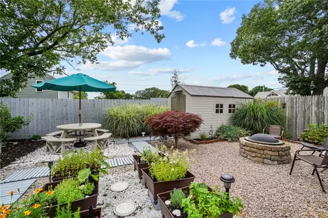 57 Oniska St, Warwick, RI 02888 photo 5