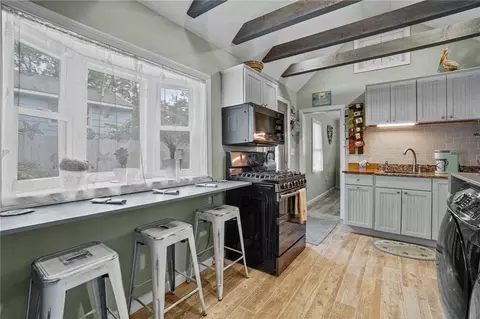 57 Oniska St, Warwick, RI 02888 photo 8