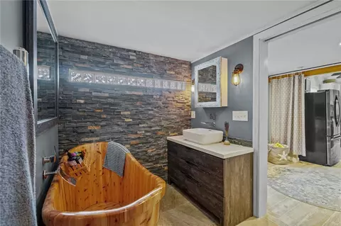 57 Oniska St, Warwick, RI 02888 photo 16