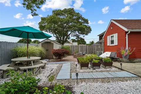 57 Oniska St, Warwick, RI 02888 photo 3