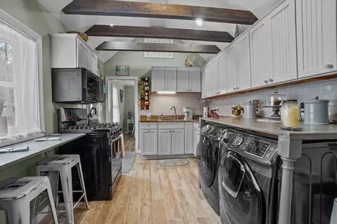57 Oniska St, Warwick, RI 02888 photo 9