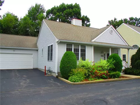 305 Cheshire Dr, Cranston, RI 02921