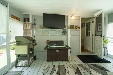 Exterior - 76 Vanderbilt Rd, Warwick, RI 02886 photo 5 of 9
