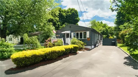 Exterior - 76 Vanderbilt Rd, Warwick, RI 02886 photo 2 of 9