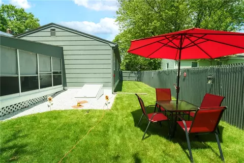 Exterior - 76 Vanderbilt Rd, Warwick, RI 02886 photo 8 of 9