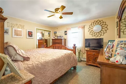 Bedroom - 76 Vanderbilt Rd, Warwick, RI 02886 photo 1 of 2