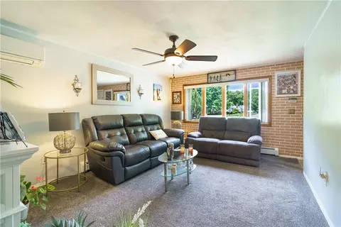 Living - 76 Vanderbilt Rd, Warwick, RI 02886 photo 1 of 2