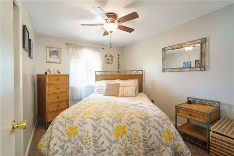 Bedroom - 76 Vanderbilt Rd, Warwick, RI 02886 photo 2 of 2