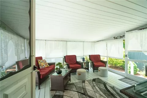 Exterior - 76 Vanderbilt Rd, Warwick, RI 02886 photo 4 of 9