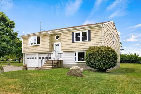 13 Jean Ter, Middletown, RI 02842