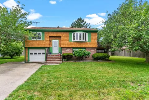 1170 Aquidneck Ave, Middletown, RI 02842