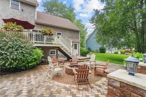 27 Windmill Dr, South Kingstown, RI 02879 photo 5