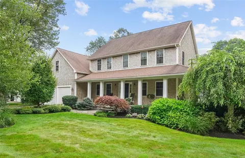 27 Windmill Dr, South Kingstown, RI 02879