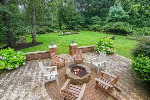 27 Windmill Dr, South Kingstown, RI 02879 photo 6