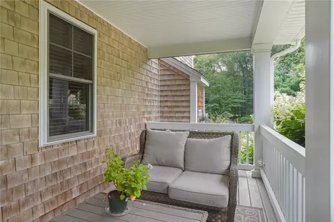 27 Windmill Dr, South Kingstown, RI 02879 photo 3