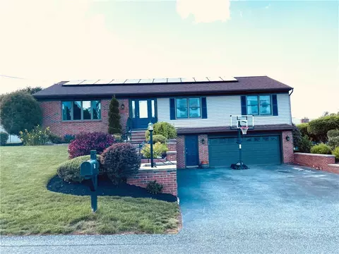 24 Pinewood Dr, North Providence, RI 02904