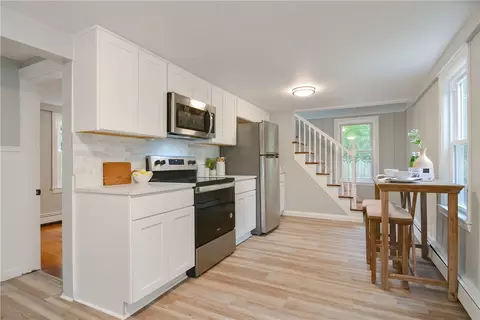 39 Sowamsett Ave, Warren, RI 02885 photo 7