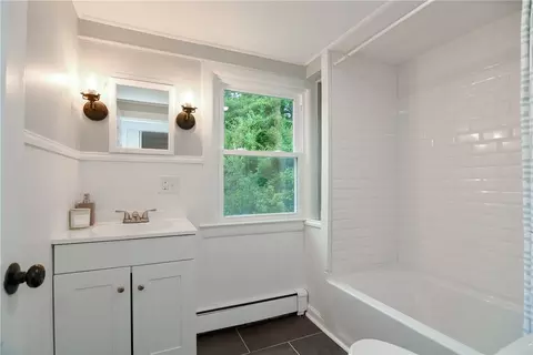 39 Sowamsett Ave, Warren, RI 02885 photo 13