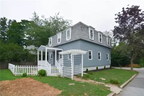 39 Sowamsett Ave, Warren, RI 02885