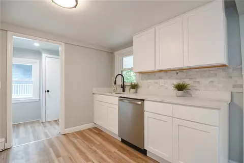 39 Sowamsett Ave, Warren, RI 02885 photo 9