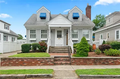 29 Harvey Ave, East Providence, RI 02915