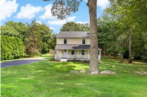 18 Sunnyside Dr, Westerly, RI 02891