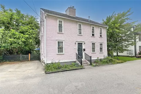27 Bank St, Warwick, RI 02888