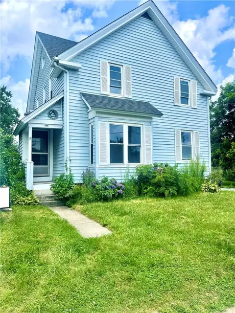 166 Schuyler St, East Providence, RI 02914