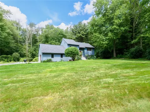 160 Suddard Ln, Scituate, RI 02857