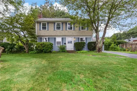 5 Ferncrest Dr, East Providence, RI 02915
