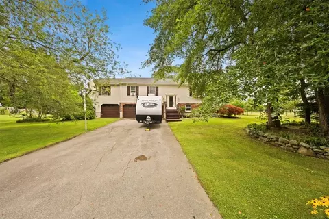 141 Bridle Way, Tiverton, RI 02878