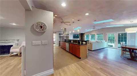 71 Duchess St, Warwick, RI 02886 photo 3