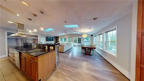 71 Duchess St, Warwick, RI 02886 photo 5