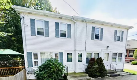 302 Maple Ave, Barrington, RI 02806