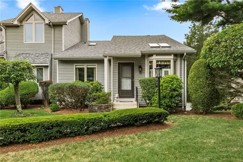6 Shadowbrook Ln #F, Smithfield, RI 02917