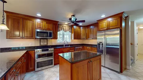 14 Crestview Dr, Westerly, RI 02891 photo 9