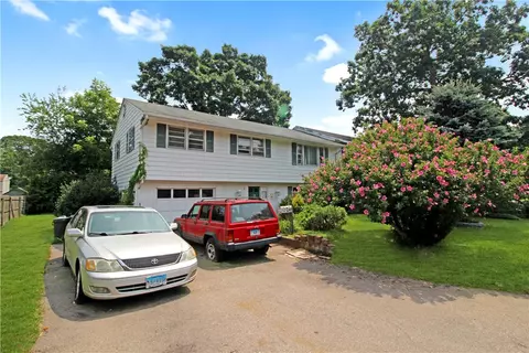 8 Atlas St, Westerly, RI 02891