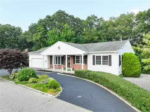 33 Great View Ave, North Providence, RI 02904