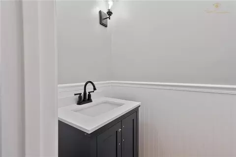 Bath - 11 Leah Dr, Cranston, RI 02921 photo 1 of 6