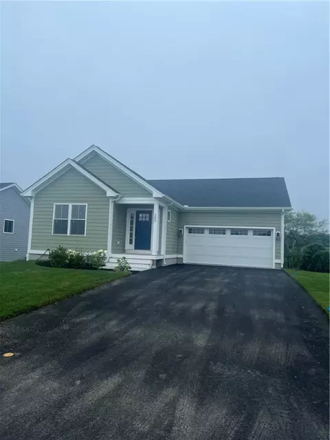 285 Freedom Trail Dr, Portsmouth, RI 02871