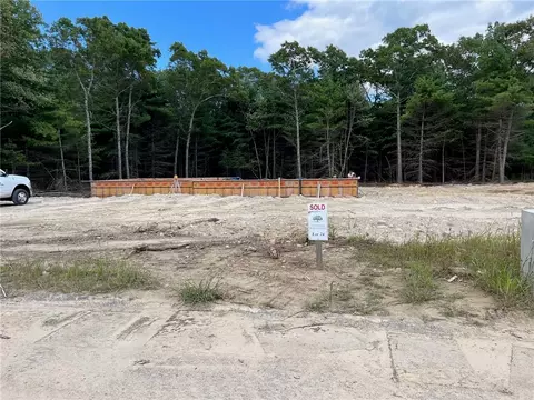 17 Cassidy Trl, Coventry, RI 02816