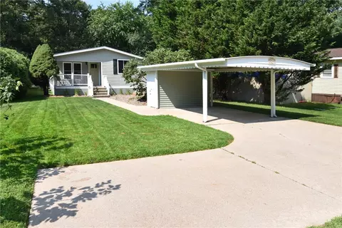 24 Holiday Ct, South Kingstown, RI 02879