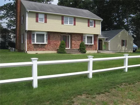 18 Bridgette Ln, Westerly, RI 02891